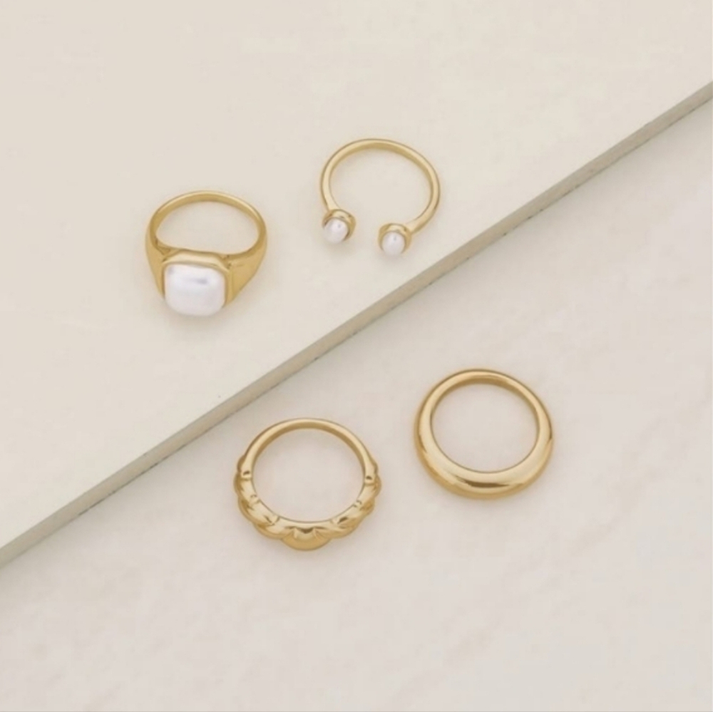 Trendy Gold Ring Set BNWT